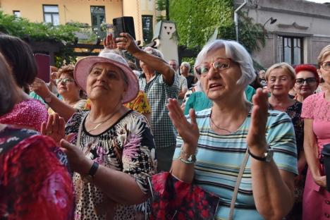 Mirabela Dauer a fermecat publicul orădean la concertul de lângă Casa Darvas - La Roche (FOTO/VIDEO)