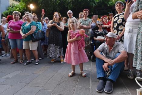 Mirabela Dauer a fermecat publicul orădean la concertul de lângă Casa Darvas - La Roche (FOTO/VIDEO)