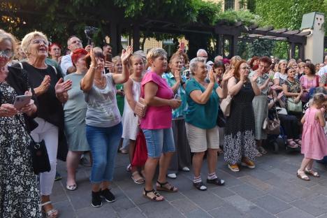 Mirabela Dauer a fermecat publicul orădean la concertul de lângă Casa Darvas - La Roche (FOTO/VIDEO)