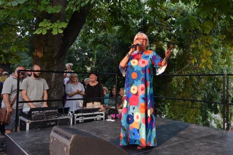 Mirabela Dauer a fermecat publicul orădean la concertul de lângă Casa Darvas - La Roche (FOTO/VIDEO)