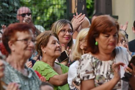 Mirabela Dauer a fermecat publicul orădean la concertul de lângă Casa Darvas - La Roche (FOTO/VIDEO)