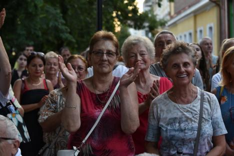 Mirabela Dauer a fermecat publicul orădean la concertul de lângă Casa Darvas - La Roche (FOTO/VIDEO)