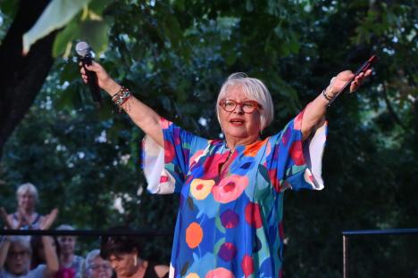 Mirabela Dauer a fermecat publicul orădean la concertul de lângă Casa Darvas - La Roche (FOTO/VIDEO)