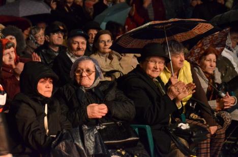 Concertul cu vedetele folclorului a fost, până acum, cel mai popular din Toamna Orădeană (FOTO/VIDEO)