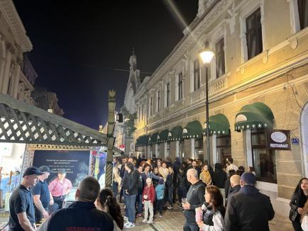 „Gata, mă mut la Oradea!': Inna a coborât de pe scenă, în timpul concertului, ca să-și salute de aproape fanii (FOTO/VIDEO)