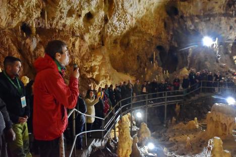 Premieră: Cea mai cunoscută peșteră din Bihor, Peștera Urșilor, a găzduit un concert (FOTO / VIDEO)