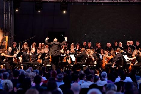 Concertul de joi al Filarmonicii Oradea are în prim-plan invitați de renume: Artur Kaganovskiy și Paul Mann