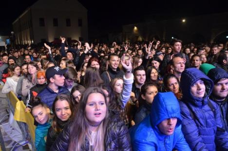 Toamna Orădeană a scos orădenii din case: 10.000 de oameni în Cetate la concertul Vama (FOTO/VIDEO)