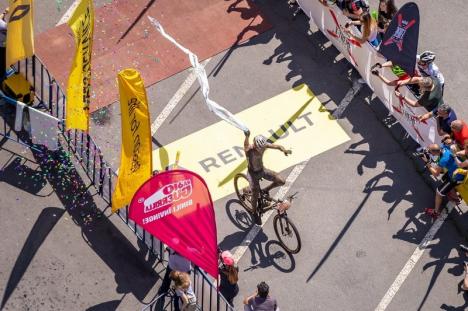 Performanţă: Orădeanul Raul Sînza a câştigat cel mai mare concurs de ciclism cross county din estul Europei! (FOTO)