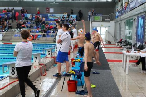 Două clasări pe podium pentru orădeni la regionalele de înot pentru cadeţi de la Bazinul Olimpic Ioan Alexandrescu (FOTO)