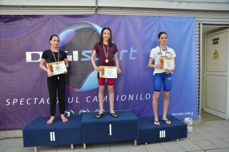 CS Crişul a obţinut 13 clasări pe podium la etapa regională a Campionatului Naţional de înot pentru cadeţi. Cele mai bune rezultate: Huszar Ingrid (FOTO)