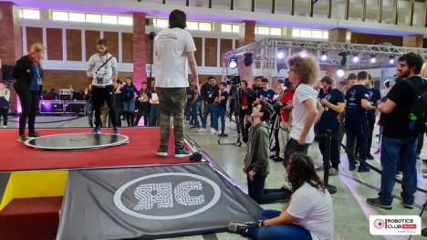 Tinerii orădeni de la Don Orione au triumfat la concursul Robochallenge București (FOTO)