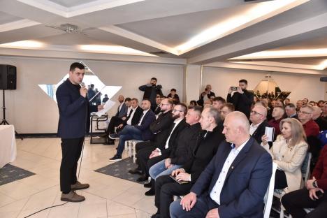 George Simion, la Oradea: Ce promisiuni a făcut liderul AUR și cine sunt noile figuri ale filialei din Bihor (FOTO)
