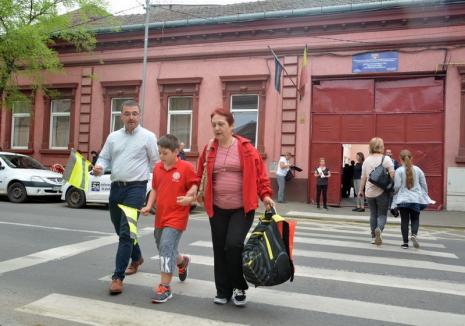 UDMR cere treceri de pietoni denivelate în faţa tuturor instituţiilor şcolare din Oradea (FOTO)