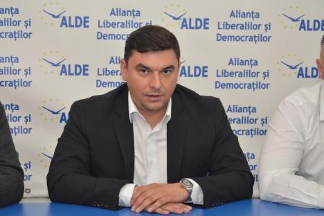 Fostul primar de Aleşd, Zeno Ţipţer, a intrat în ALDE Bihor cu forţe proaspete: 'Hai, las-o naibii!' (FOTO)