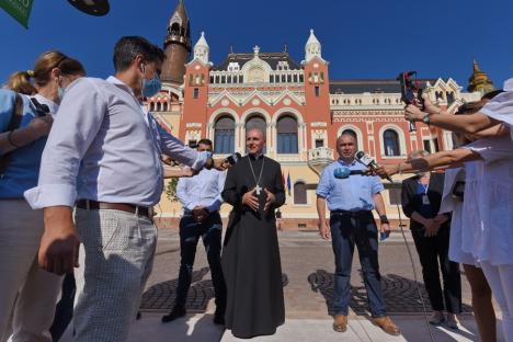 'Este o minune!'. Primarul Ilie Bolojan şi episcopul Virgil Bercea au prezentat Palatul Episcopal, 'renăscut' după incendiul din 2018 (FOTO / VIDEO)