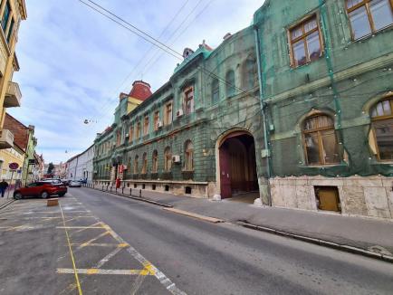 Se reabilitează Palatul Poștei din Oradea! Revoltător: lucrările costă mai puțin decât supraimpozitul plătit de compania statului în ultimii 10 ani (FOTO)