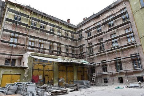 Se reabilitează Palatul Poștei din Oradea! Revoltător: lucrările costă mai puțin decât supraimpozitul plătit de compania statului în ultimii 10 ani (FOTO)