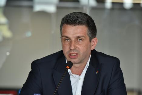 Aeroportul Oradea a închis toate proiectele. Pentru prelungirea pistei s-au excavat 38.000 basculante de pământ, gardul inteligent separă vocile oamenilor de zgomotul traficului (FOTO)