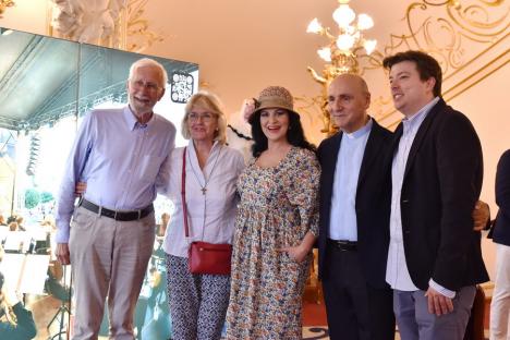 „Un vis devenit realitate”: Diva Angela Gheorghiu a ajuns la Oradea și va cânta, vineri, în Piața Unirii (FOTO)
