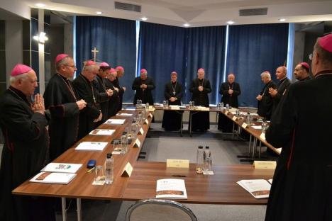 Au început lucrările sesiunii de toamnă a Conferinței Episcopilor Catolici din România (FOTO)