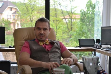 Campanie cu fală: Horea Vuşcan a chemat presa la el acasă, să demonstreze că 'are tot ce-i trebuie' (FOTO)