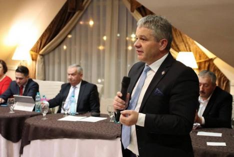 Bătaie de joc la Conferinţa Municipală PSD Oradea: Ridicări de mâini în loc de vot secret, Bodog rămâne interimar la comandă