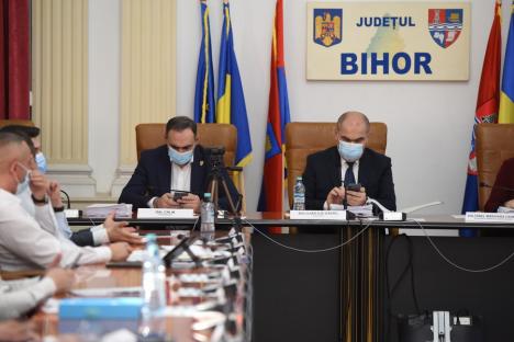 CJ Bihor a „subţiat” numărul foştilor gardieni publici cu 15 agenţi de pază şi a tăiat alte 49 posturi neocupate după ce trei instituţii au renunţat la contracte (FOTO)