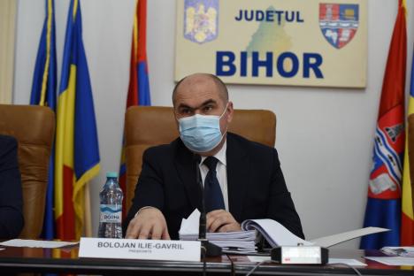 CJ Bihor a „subţiat” numărul foştilor gardieni publici cu 15 agenţi de pază şi a tăiat alte 49 posturi neocupate după ce trei instituţii au renunţat la contracte (FOTO)