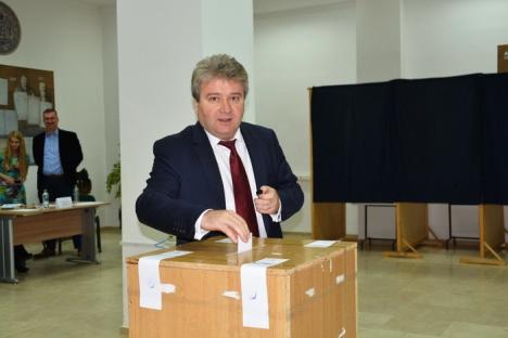 Universitatea din Oradea are rector: Constantin Bungău a câştigat un nou mandat! (FOTO/VIDEO)