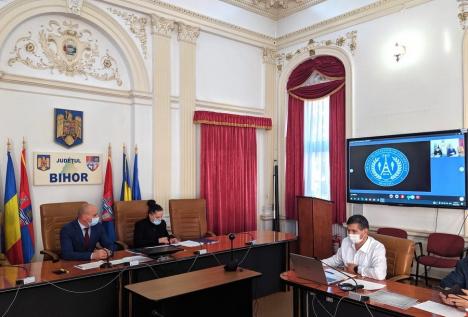 Operativitate: Prefectura Bihor a coordonat în 8 zile constituirea a 99 de consilii locale şi a celui Judeţean, majoritatea online, printr-un sistem unic în România (FOTO)