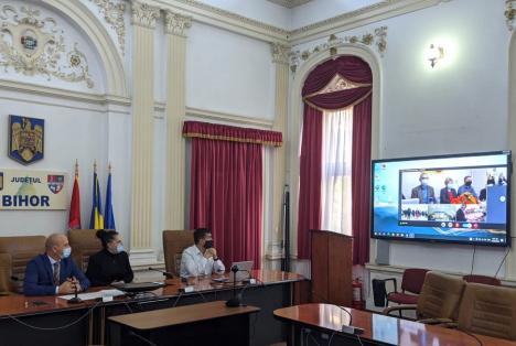 Operativitate: Prefectura Bihor a coordonat în 8 zile constituirea a 99 de consilii locale şi a celui Judeţean, majoritatea online, printr-un sistem unic în România (FOTO)