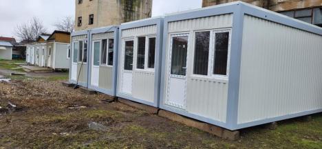 Adăpostul de noapte din Oradea, dotat cu două noi containere, pentru a oferi mai multe locuri de cazare persoanelor fără adăpost
