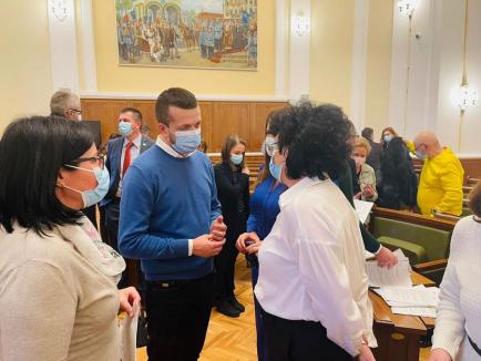 Noii directori ai şcolilor din Oradea au semnat contractele în prezenţa primarului Florin Birta (FOTO)