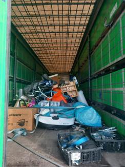 Cadouri de Crăciun cu viermi: Descoperire dezgustătoare în camioane cu ajutoare, la Borș II (FOTO/VIDEO)