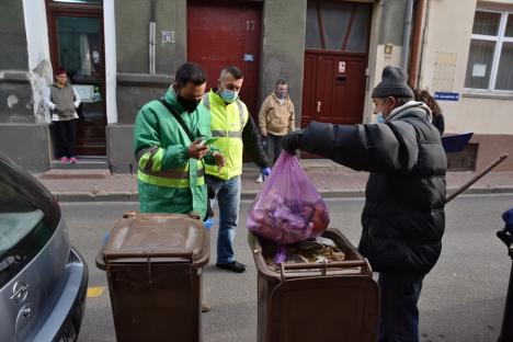 Colectare... corectată: O echipă mixtă de control ia la pas străzile Oradiei şi verifică modul în care oamenii aruncă gunoaiele (FOTO)