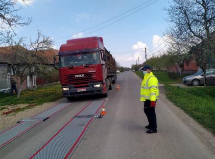 Record sancționat pe drumurile județene din Bihor: un camion era încărcat cu 24 tone peste limita legală (FOTO)