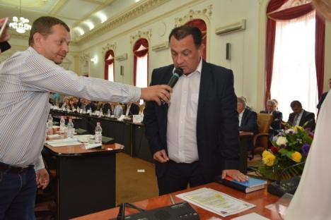 Scandal la constituirea Consiliului Judeţean: UDMR-istul Pasztor Sandor a fost ales preşedinte, după ce PSD şi UDMR au încălcat secretul votului (FOTO)