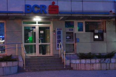 Un băieţel de 2 ani a ajuns la Urgenţe, după ce s-a curentat la un bancomat, în Oradea! (FOTO)