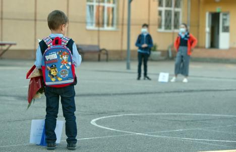 Bihorul, codaş la vaccinarea profesorilor: Pe locul 40 în ţară, în privinţa numărului de şcoli redeschise