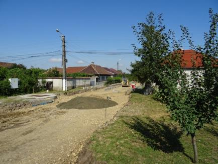 Investiţie de un milion de euro: Două străzi din cartierul Ioşia, în curs de modernizare (FOTO)