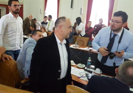 Șoc! Bugetul județului a trecut, liberalul Cornel Borza a votat... cu PSD-ul! (FOTO / VIDEO)