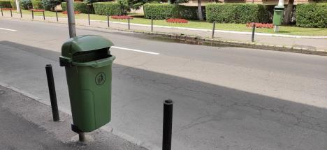 Coşuri de gunoi noi: Încă 350 de recipiente, pe străzile din Oradea (FOTO)