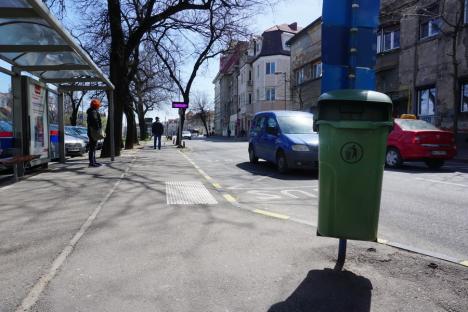 60 de coşuri de gunoi stradale au fost montate în Oradea, în locul celor distruse sau vandalizate