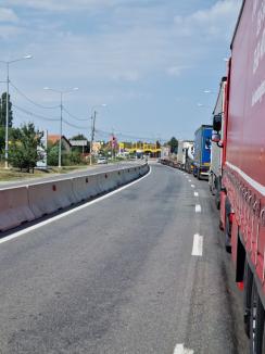 'Aşteptăm şi patru ore!': Cozi kilometrice de camioane la Borş şi Borş II (FOTO)