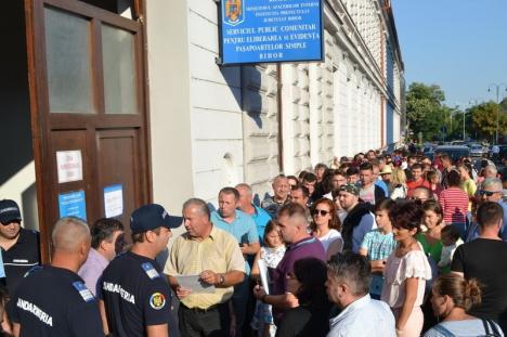 Prefectura Bihor: Serviciile de Paşapoarte şi de Permise, dar şi Biroul Apostilări, rămân deschise pe 16 şi 17 august