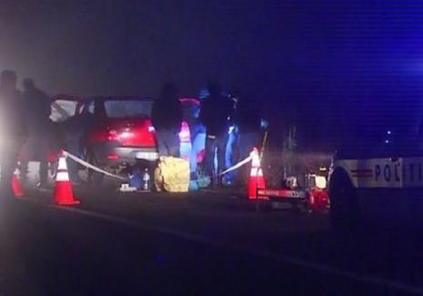 Criminali în libertate: Doi tineri luaţi la autostop i-au tăiat gâtul şoferului şi au înjunghiat-o pe soţia sa