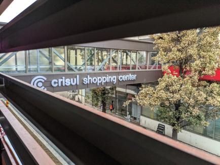 Locuri de parcare, un nou program şi super reduceri la Crişul Shopping Center (FOTO)