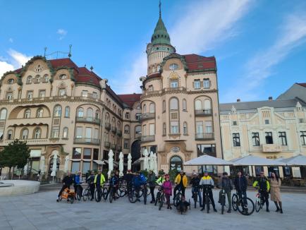 'Vrem piste de biciclete legate între ele': Doar câteva zeci de orădeni au pedalat la Critical Mass, pentru a promova mersul pe două roţi (FOTO)