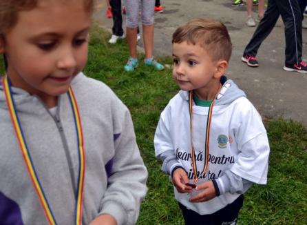 Promenada inimii: Alergare matinală pentru sănătate, în Parcul Brătianu (FOTO/VIDEO)